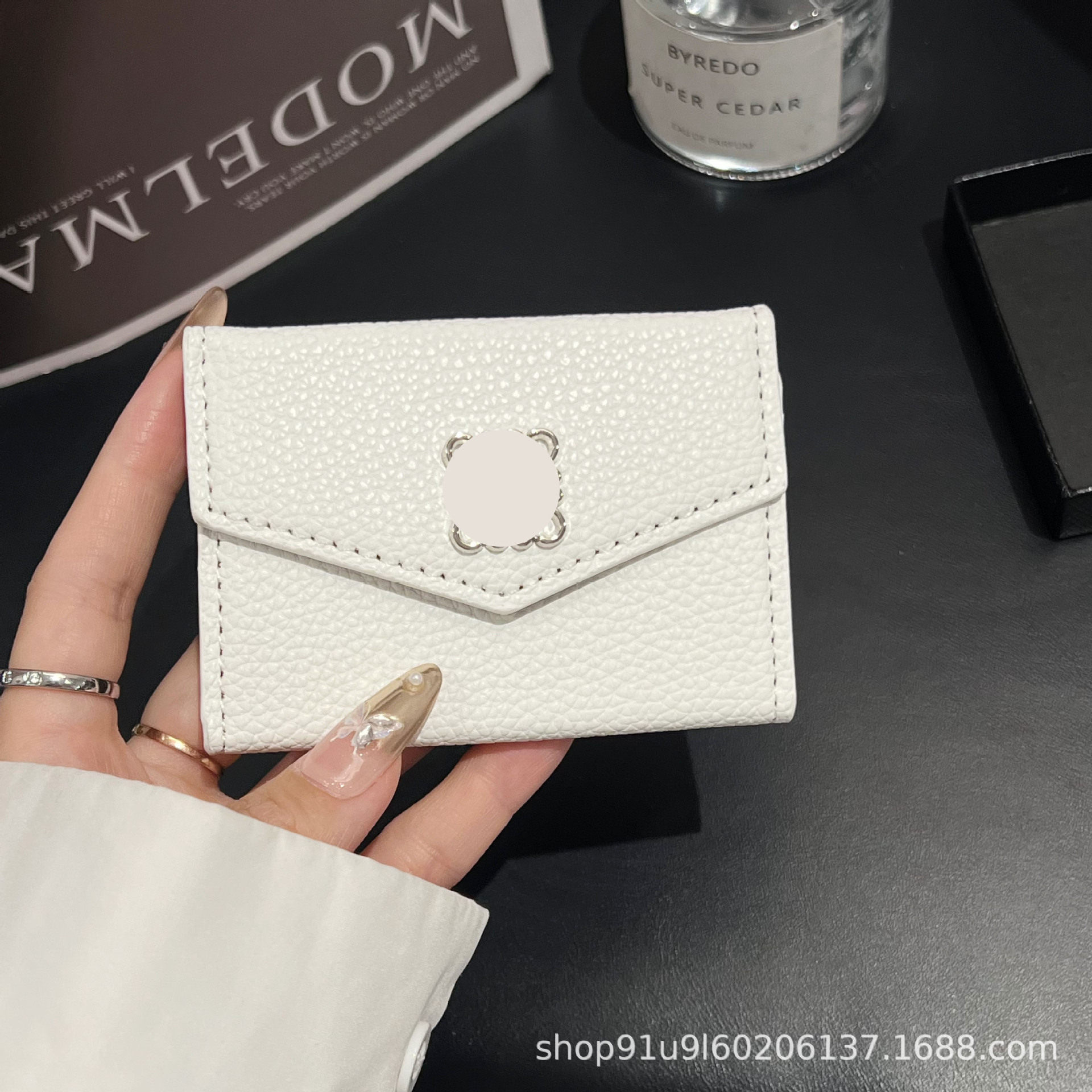 ホワイト ペブルド ロエベ カード バッグ