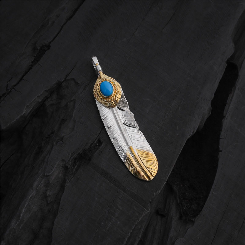 下のゴールドターコイズ左