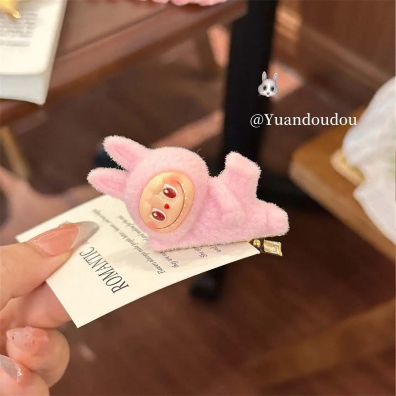 ピンクのヘアピン