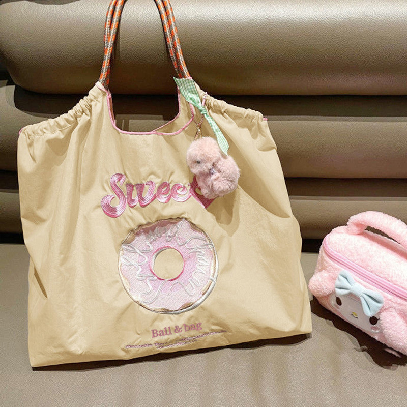 ベージュドーナツ