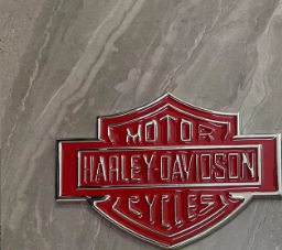 大きなシルバーエッジレッド