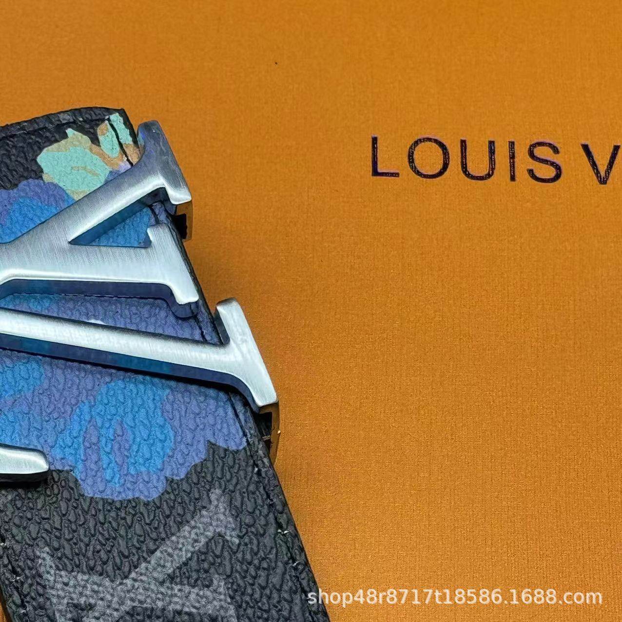 ブラックグラフィティシルバーバックル