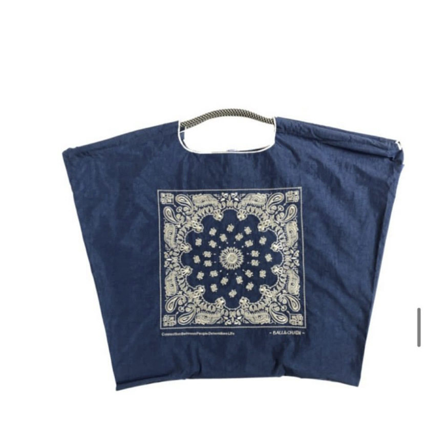 ネイビーブルーのカシューフラワー