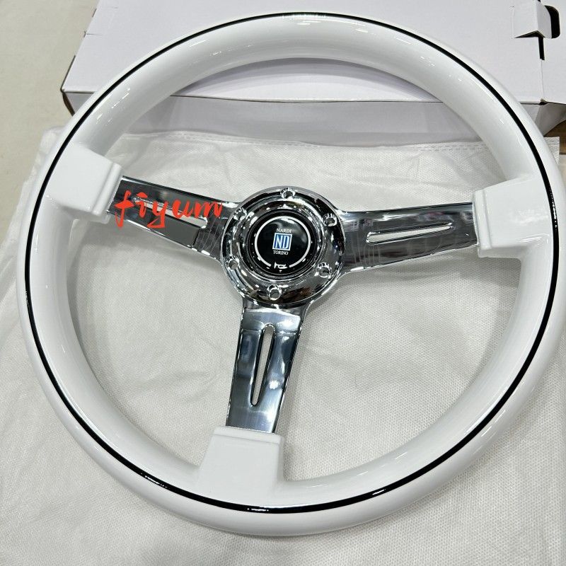 ホワイト/ブラックエッジ