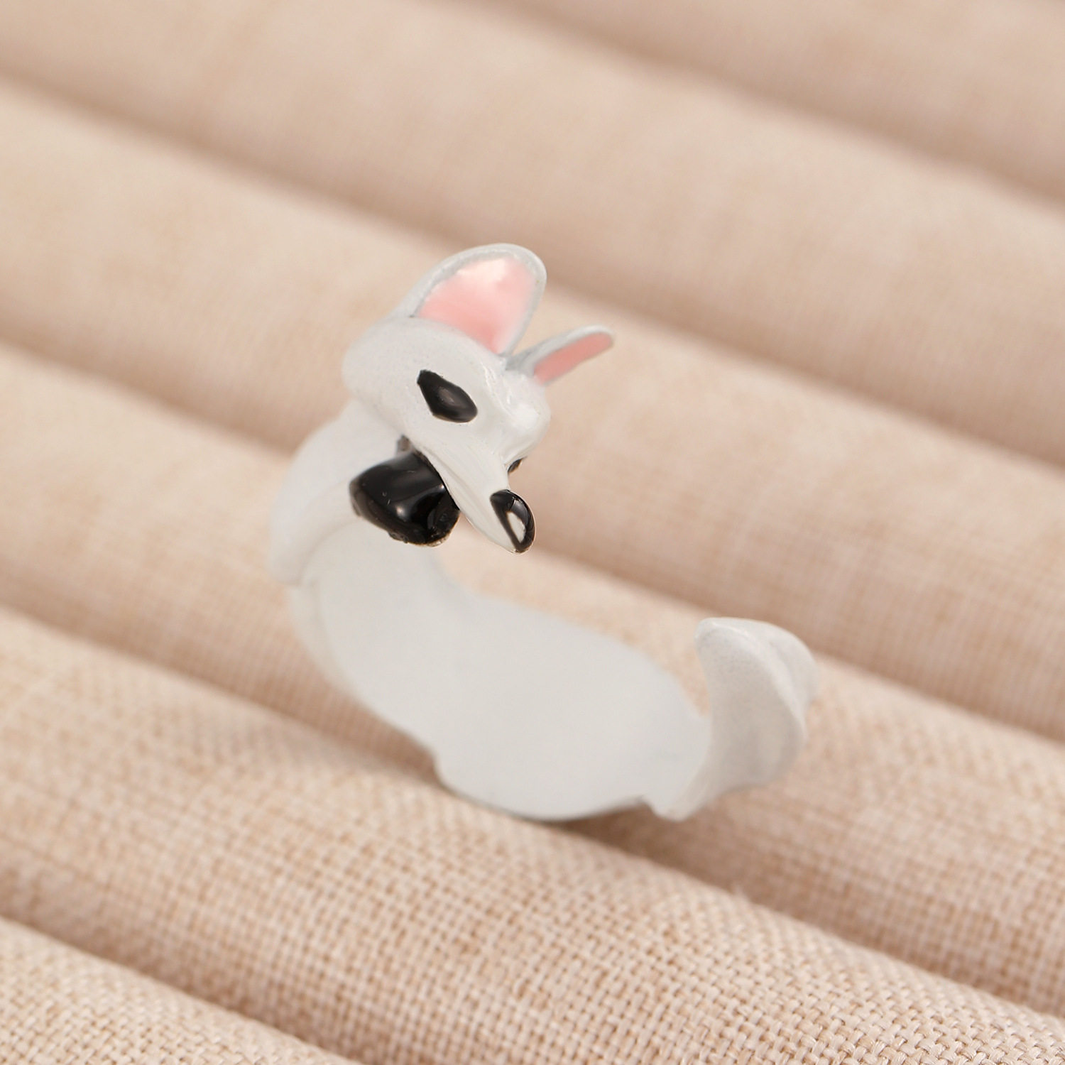 かわいいキツネのしっぽリング ホワイト