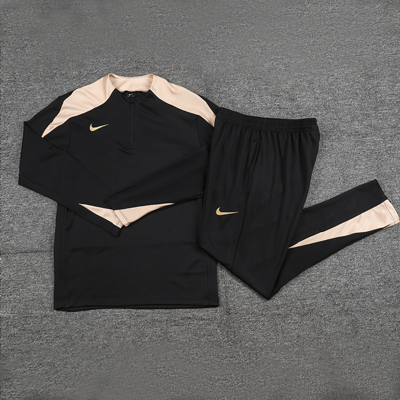 ナイキブラック