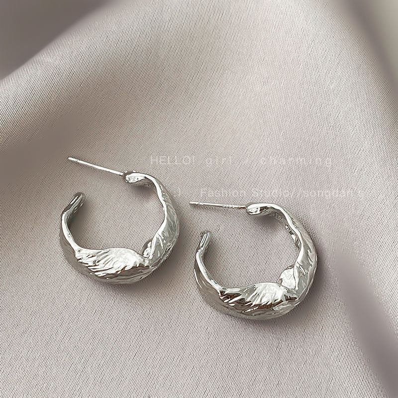 24 # シルバーツイストCタイプピアス-