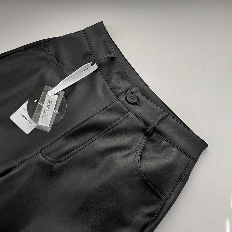 黒くて薄いベルベット