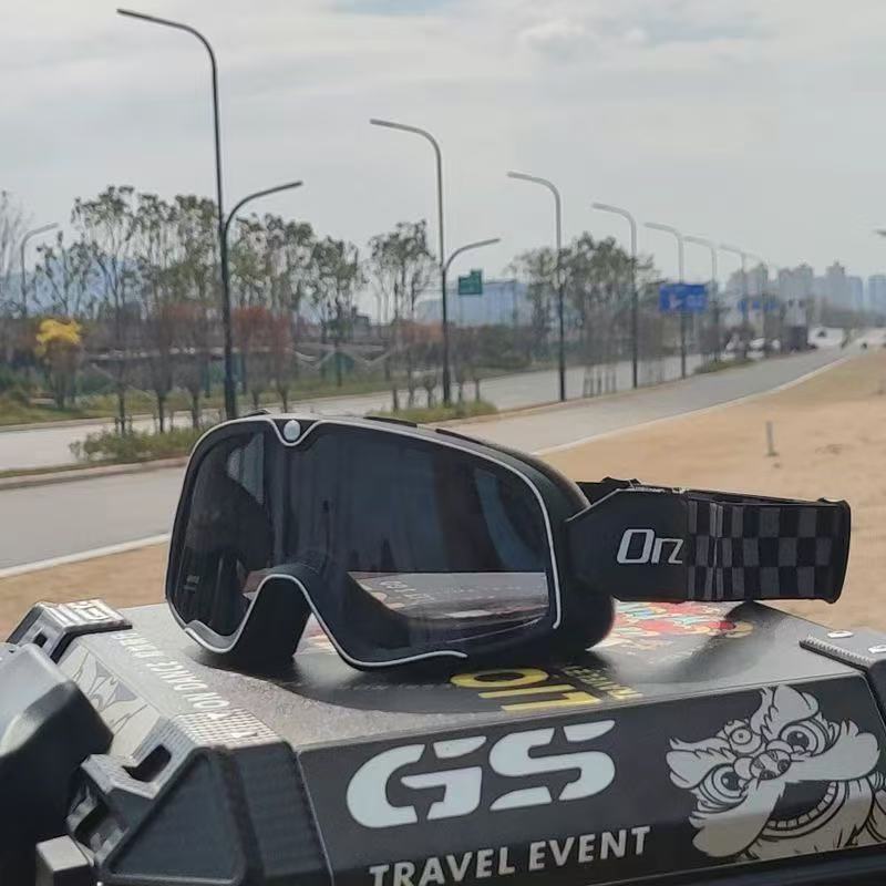 黒フレーム【茶鏡】黒チェック柄ベルト