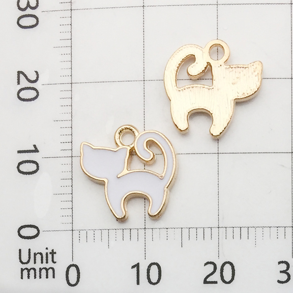 油滴る白いアーチバック猫 1 匹-0.8g-12*12mm-9937