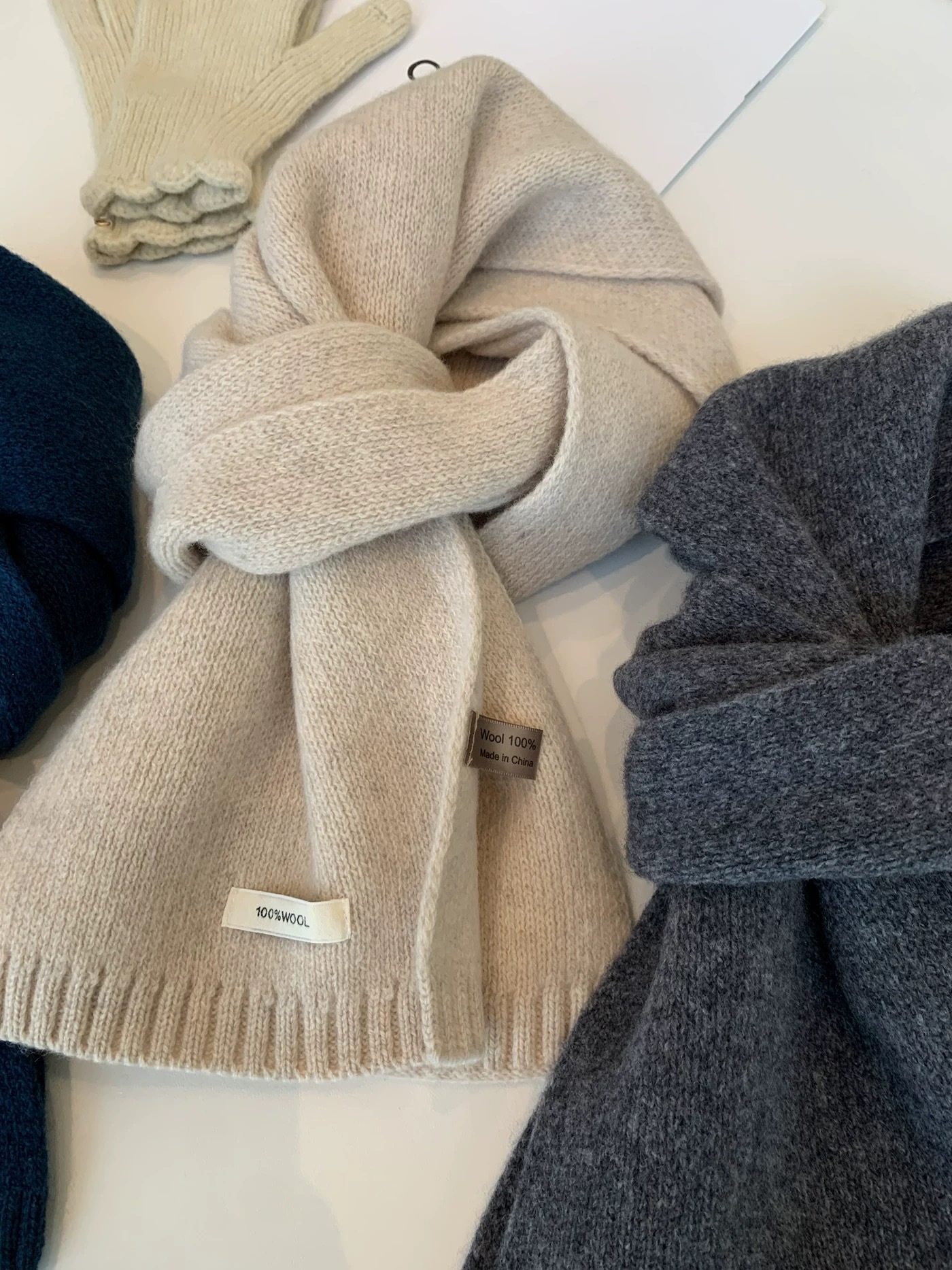 オフホワイト(高級ピュアウール)