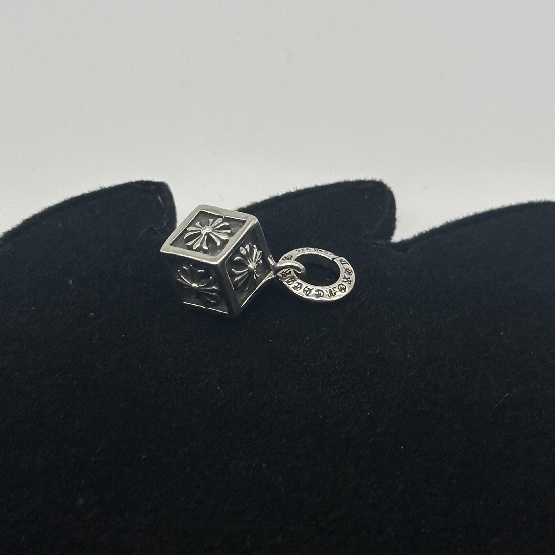 シングルペンダント 51