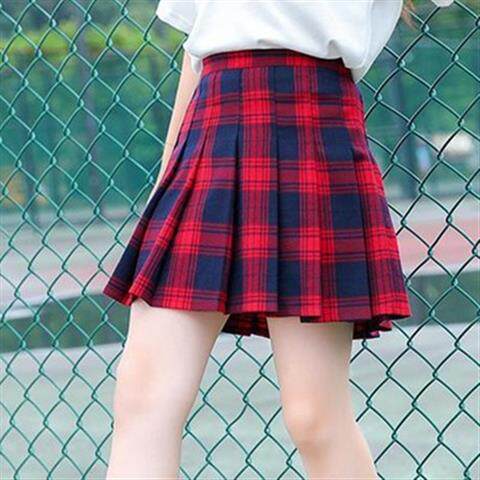 黒と赤のチェック柄スカート