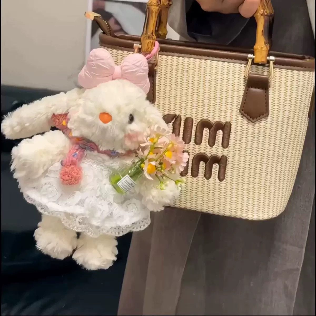 花瓶付き白いスカート - ブレスレットスタイル