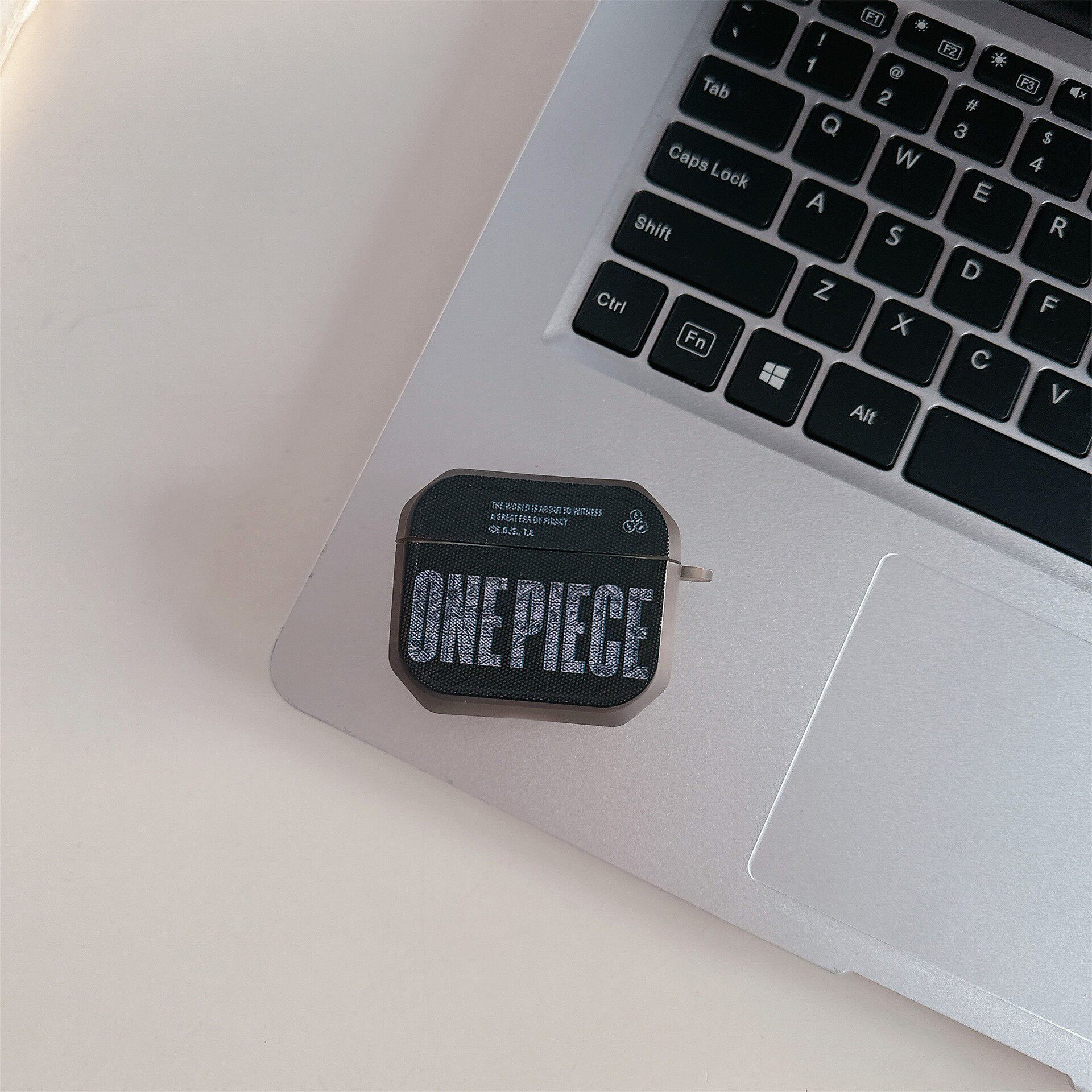 図7に示すように（スプリングバックル付き）