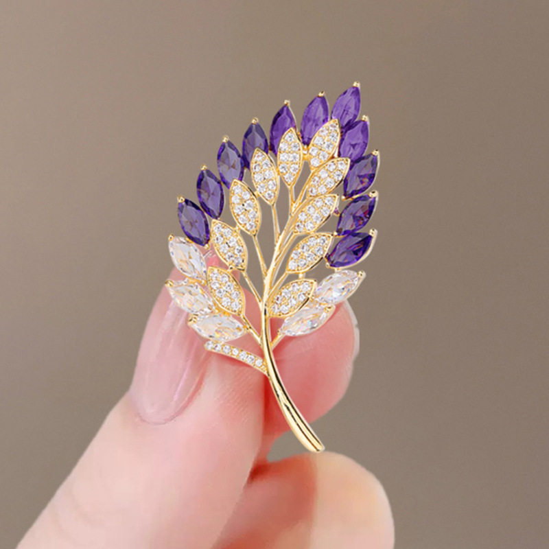 335号紫色の木の葉