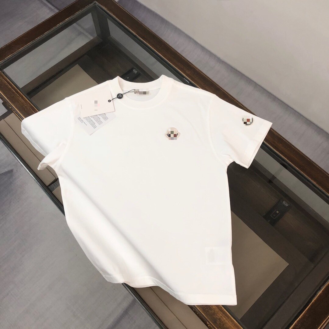 袖に白のマーク