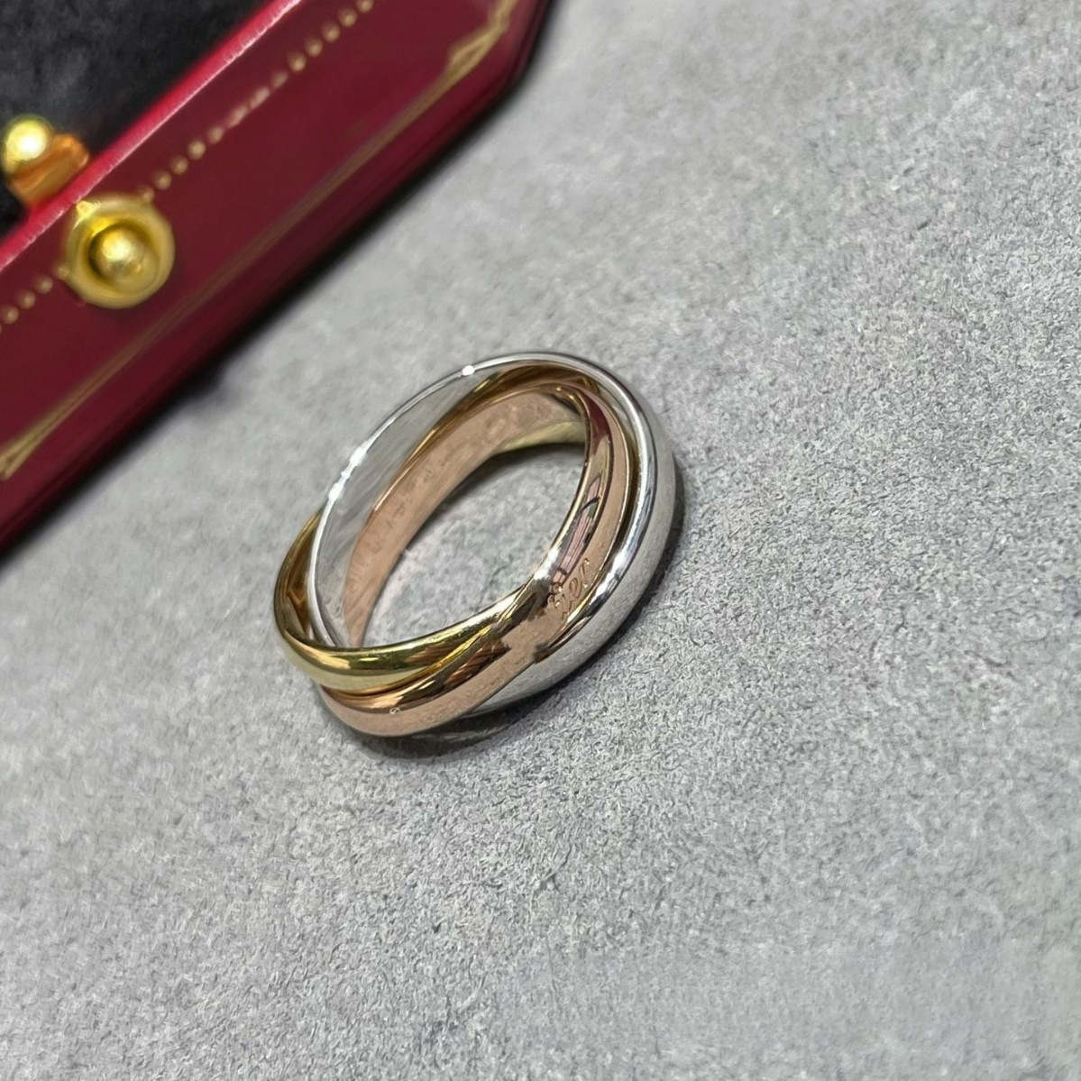 【プラチナローズ3連リング】