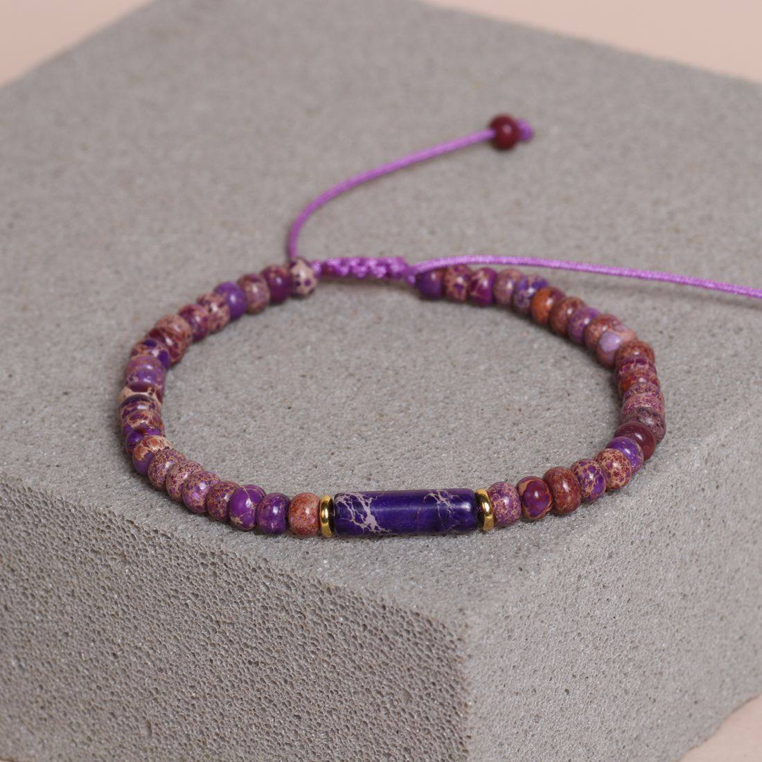 紫色のチューブビーズ