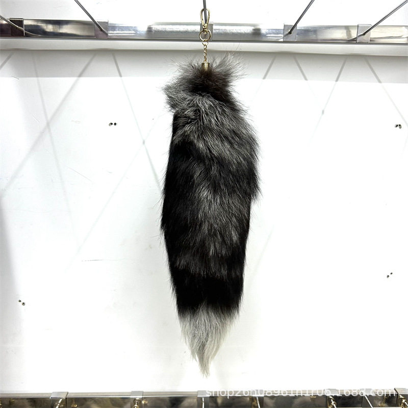 銀のキツネの尻尾