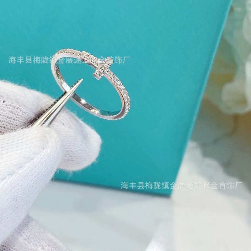 ホワイトゴールド