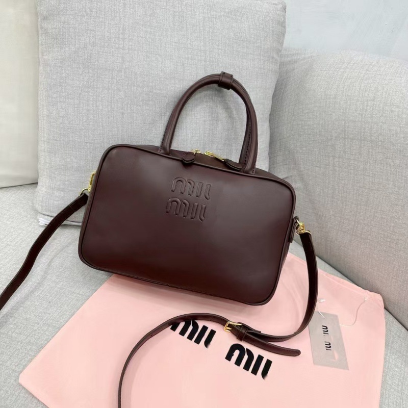 小さなコーヒー色