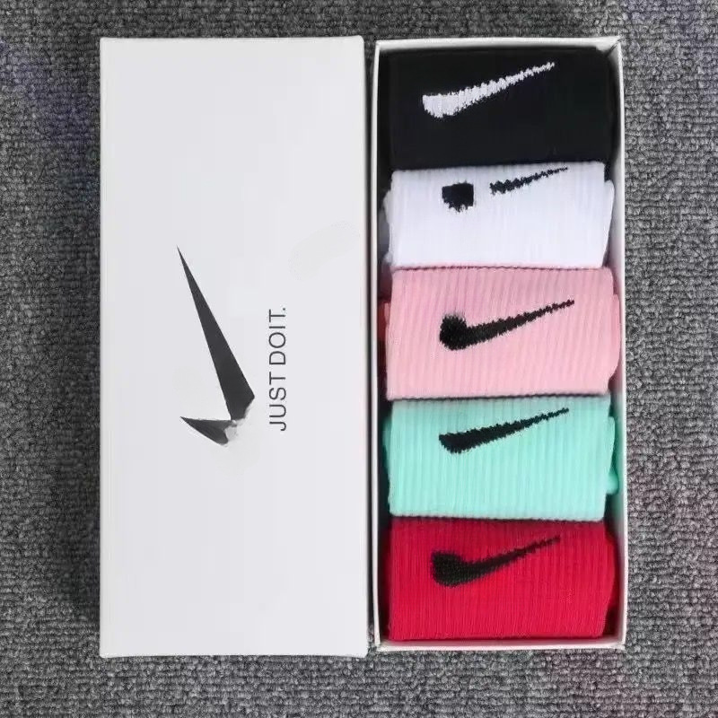 AJ ロートップ黒ソックス