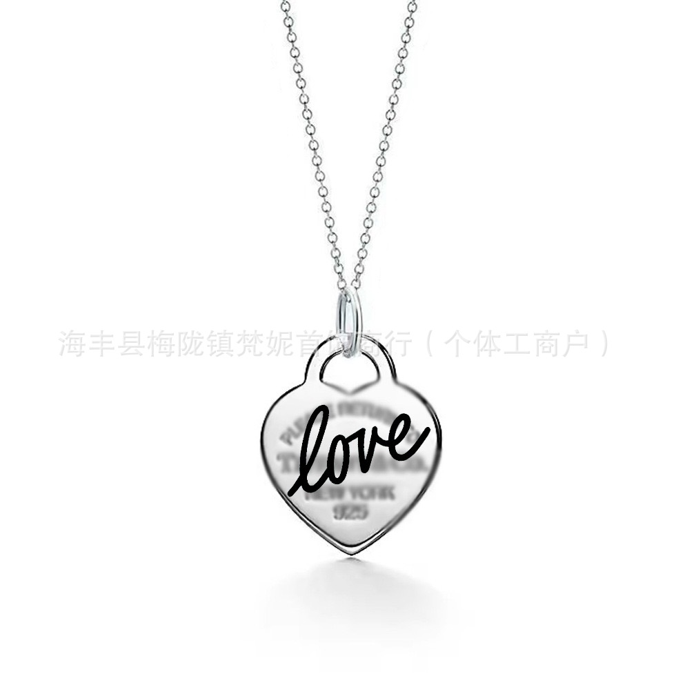 黒のLoveビッグハートネックレス【シルバー】