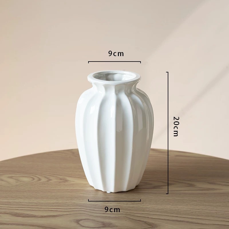 アイボリーの花瓶 小（水を入れることができます）