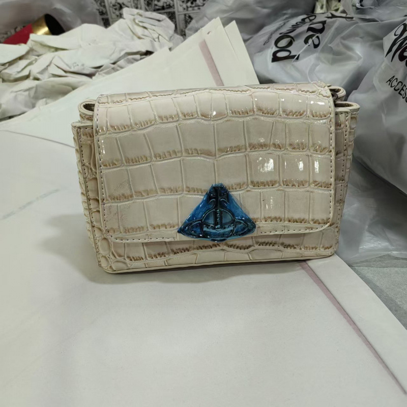 小さなピンクと白