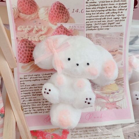 大きな耳の犬 - ホワイト ピンク