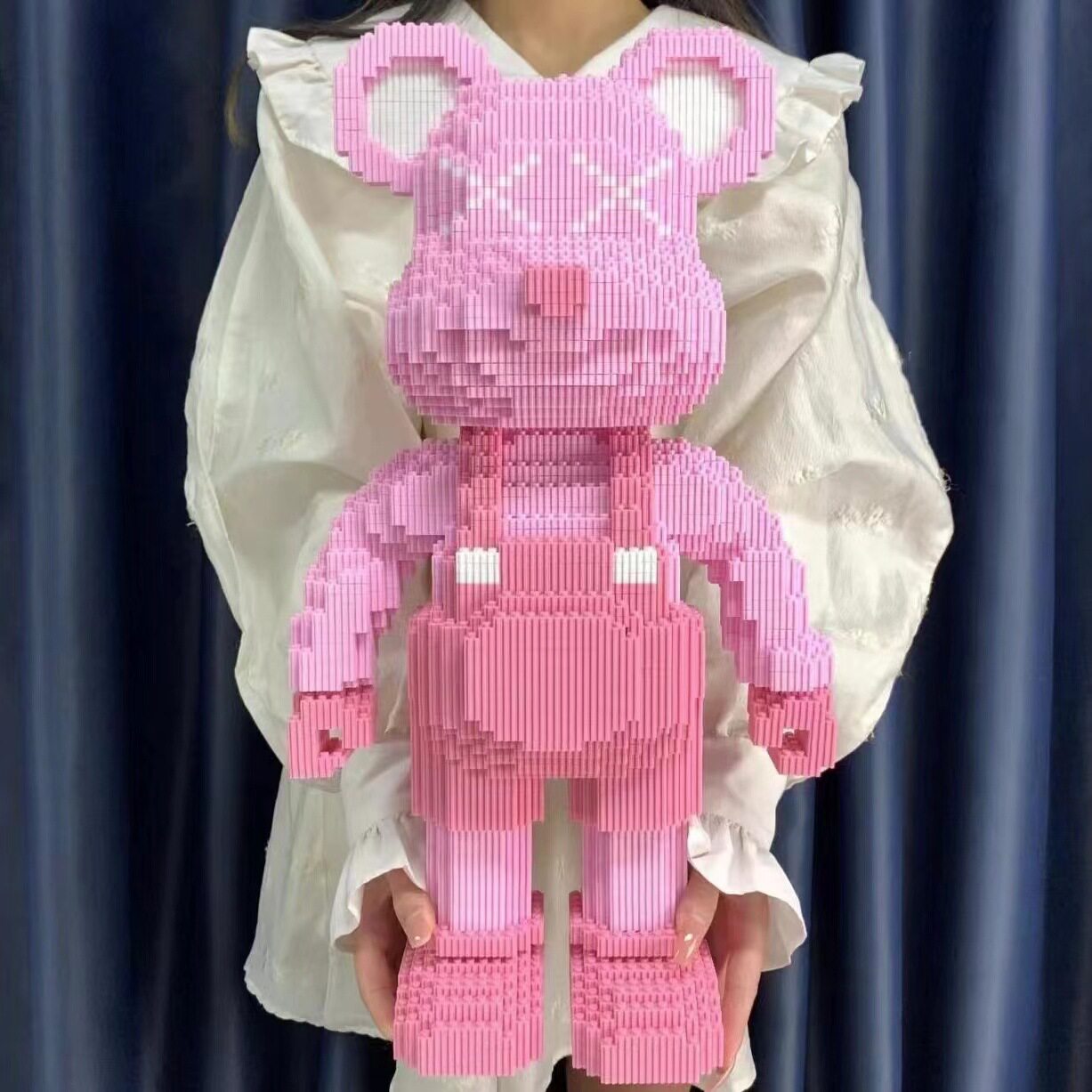 特大ピンクストラップ暴力的なクマ