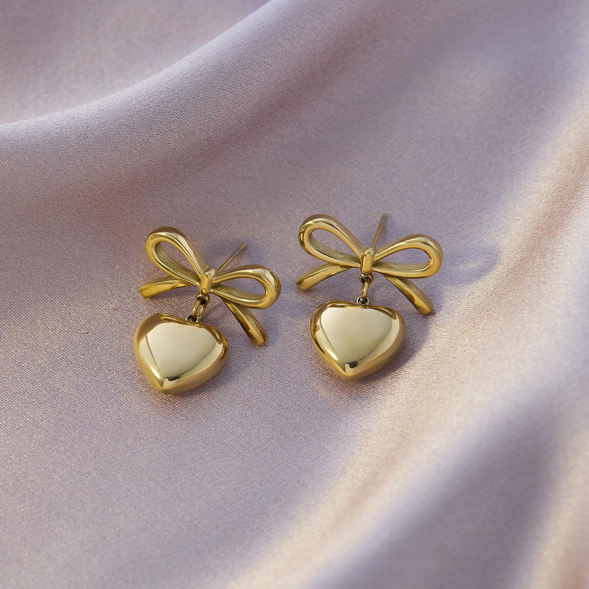 リボンラブイヤリング