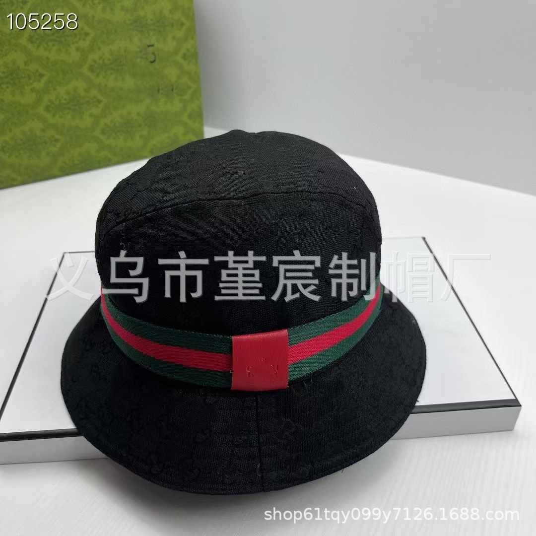 ミディアムウェビングレッドラベルブラックバケットハット