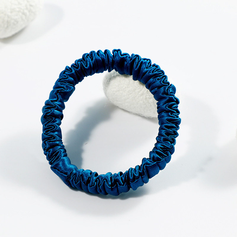 ピーコックブルー