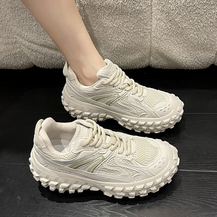 ベージュ