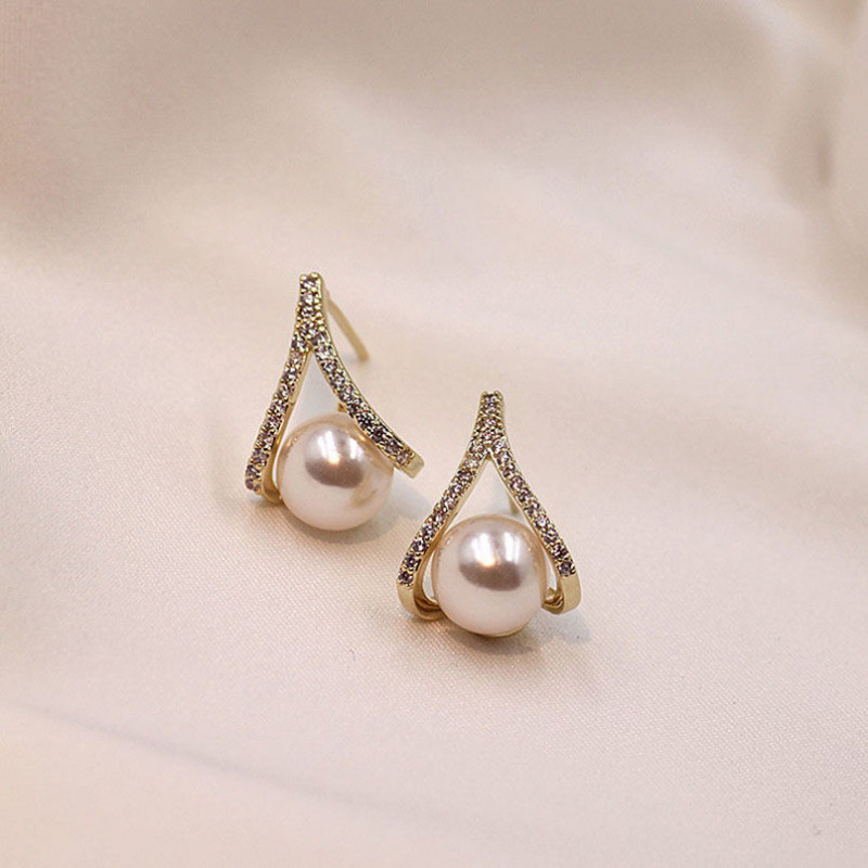 30 ヘリンボーン ダイヤモンドとパールのスタッド ピアス