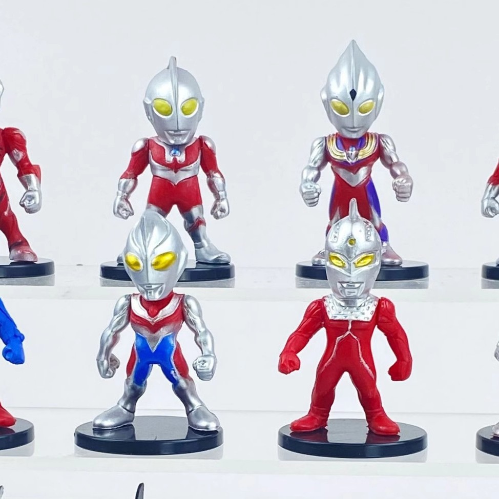 カスタマイズウルトラマン8体セット(高さ約7.5cm)