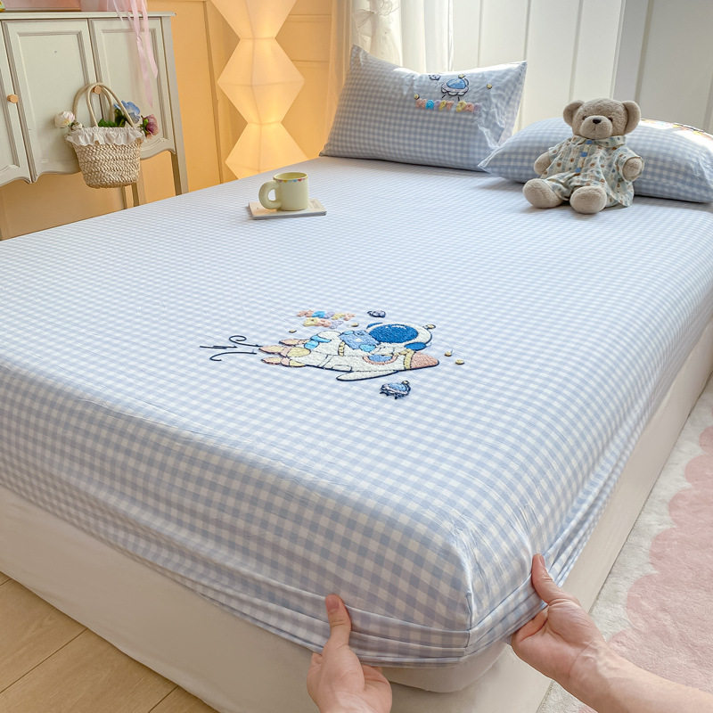 アストロノート【厚手綿100％、タオル刺繍が美しい】