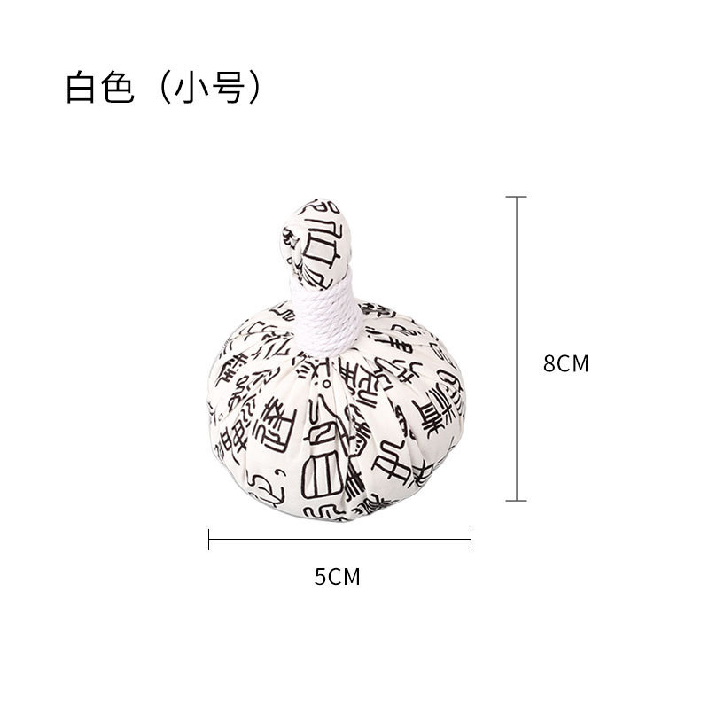 白い古代の玉