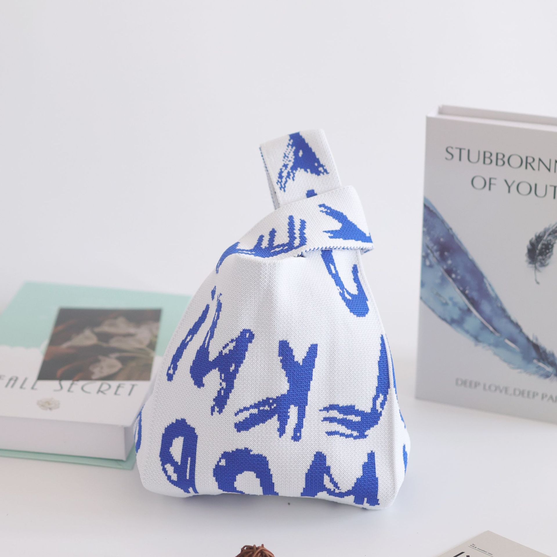 青文字 - ベージュ