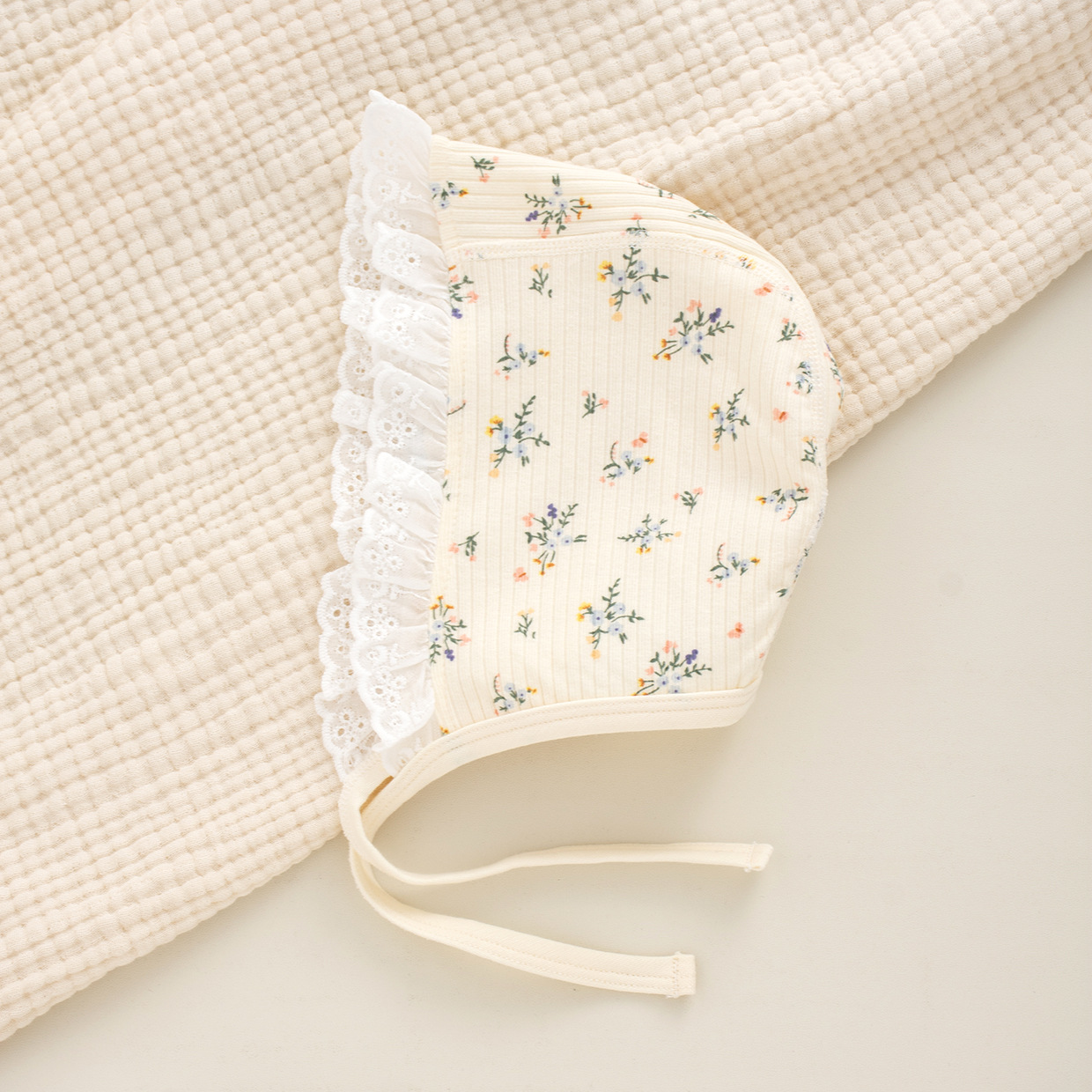 藤の花の帽子 1 個