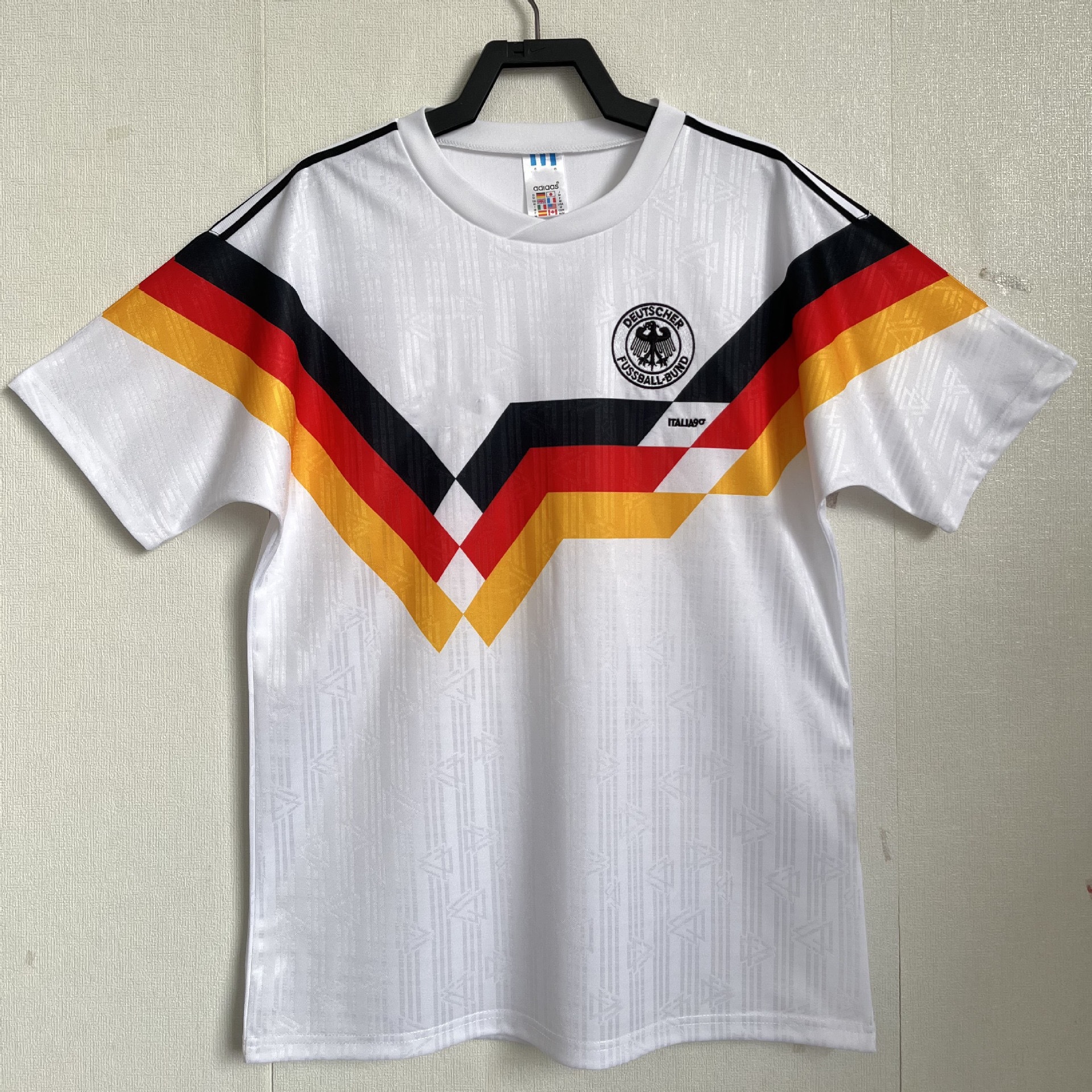 1990 年のレトロなドイツのホームコート