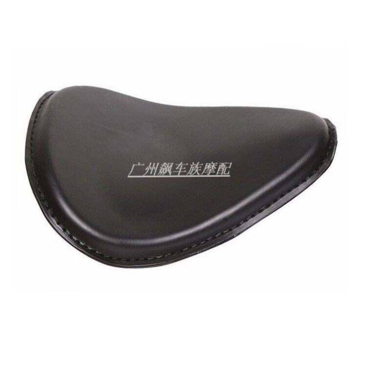 黒い線のシングルクッション