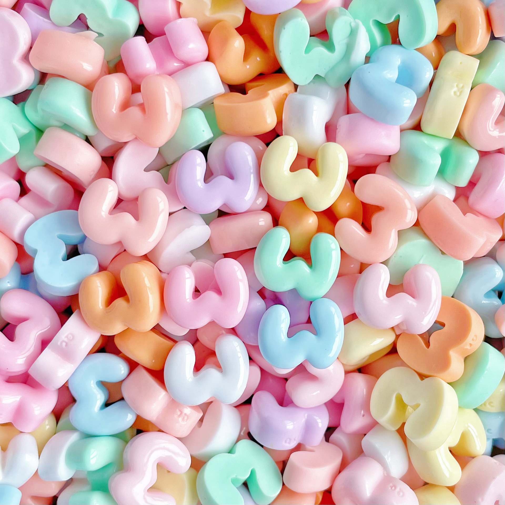 23 * アルファベットWの混色はランダムです。