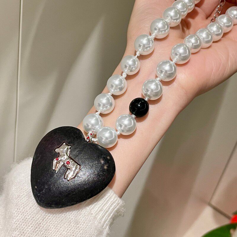 2512230 木製ラブポニービッグパールネックレス