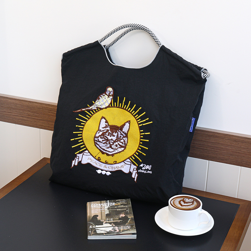 黒太陽の猫
