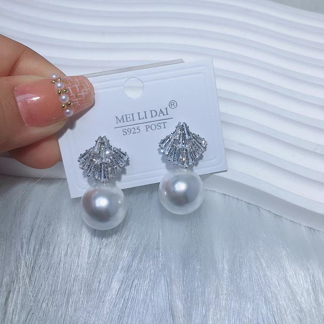 模造パールピアス