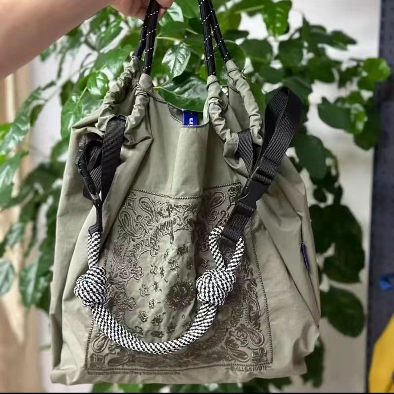軍緑【腰果花】