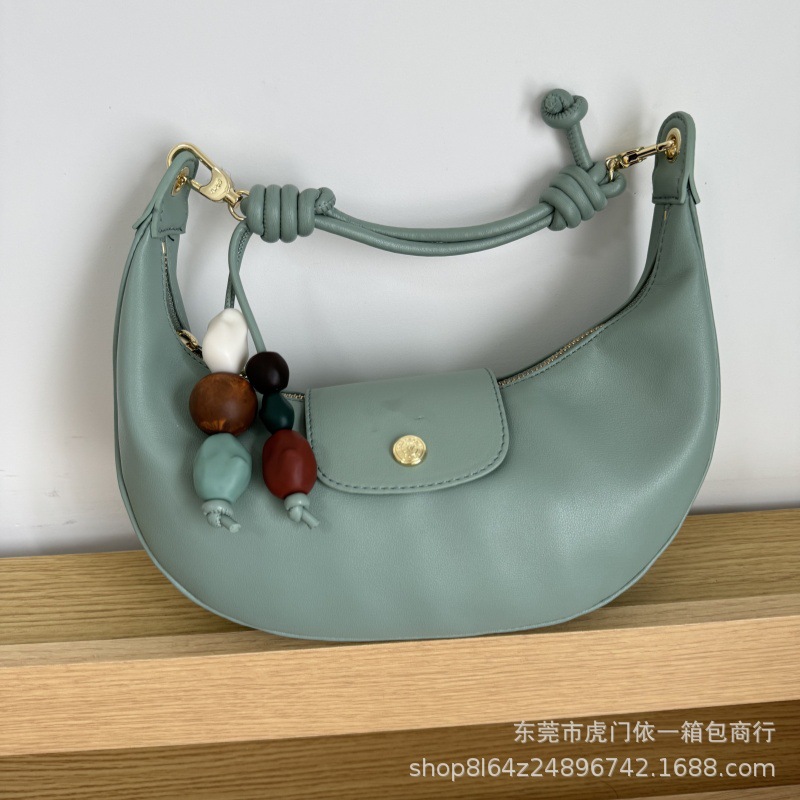 エンドウ豆の青磁色